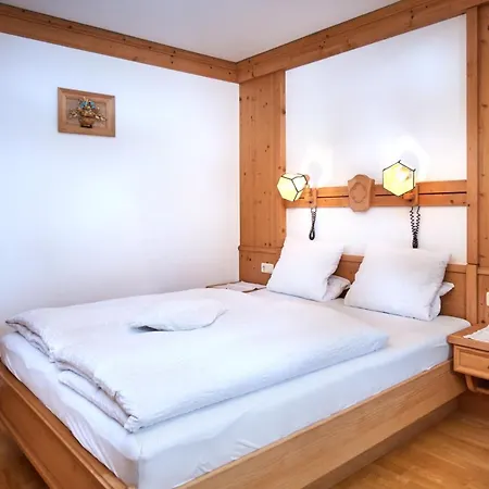 Haus Obermuehle Bed and Breakfast 3*