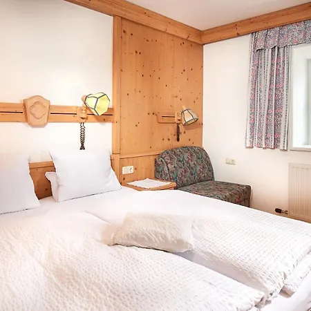 Haus Obermuehle Bed and Breakfast 3*